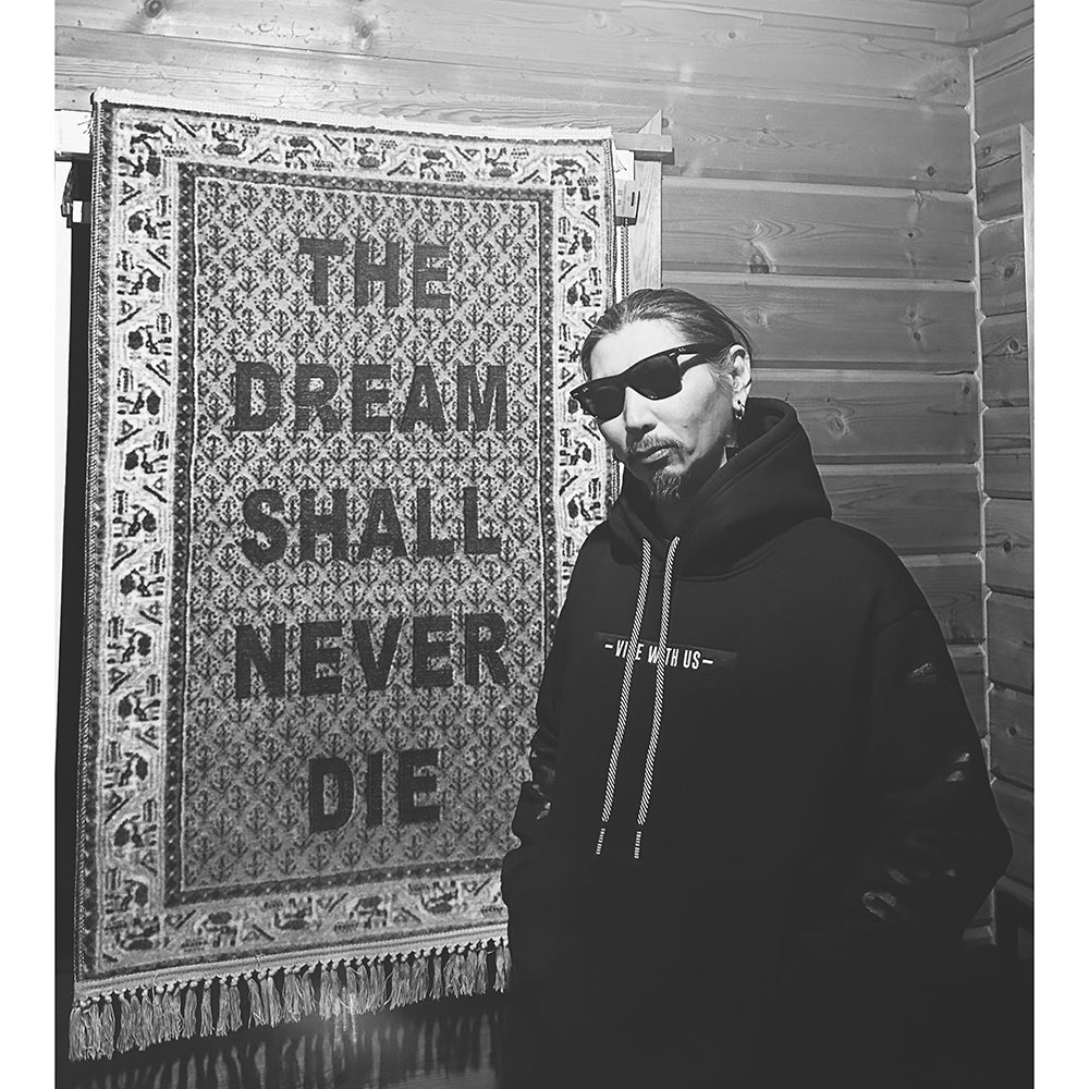 VIBE WITE US HOODIE