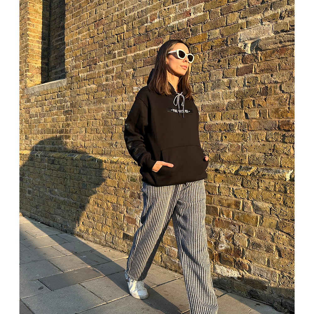 VIBE WITE US HOODIE